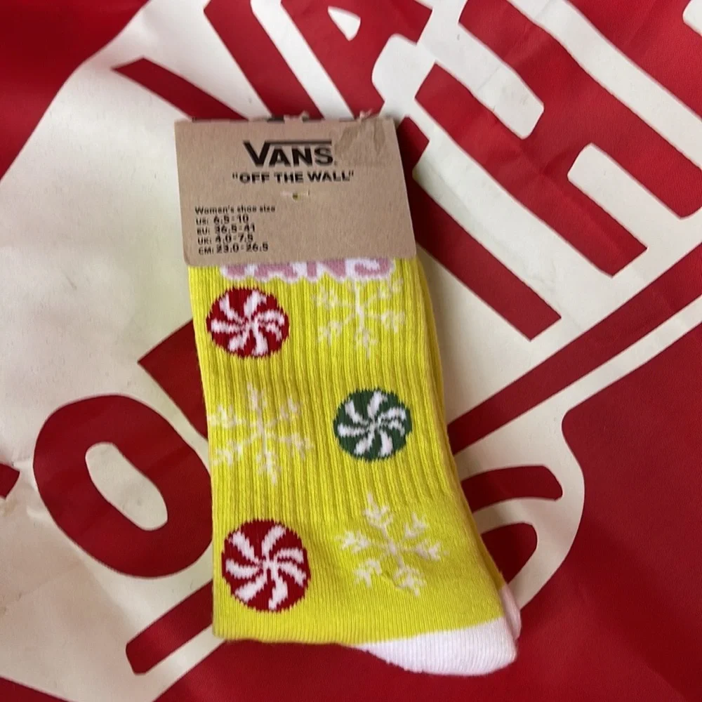 VANS “Off The Wall” Women’s socks
NWT - Picture 1 of 16